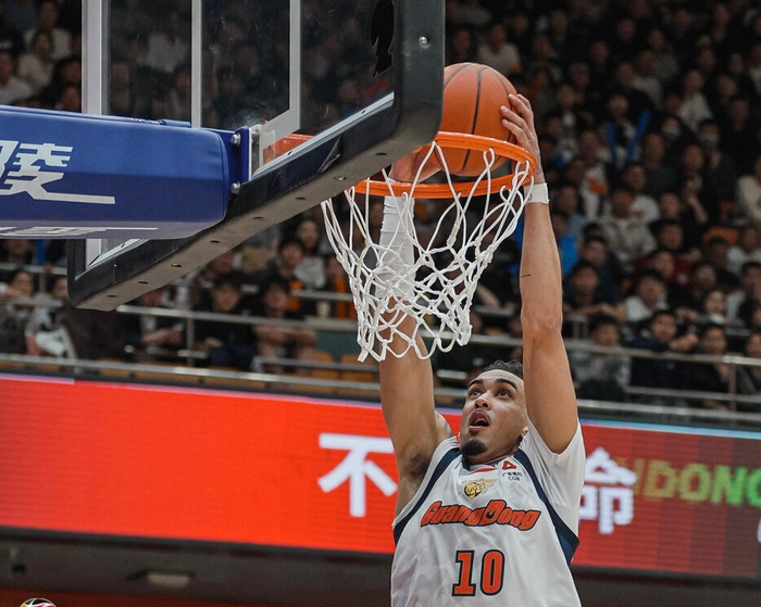 广东男篮客场惨败青岛 外援出手成关键败因